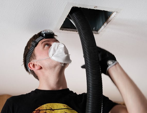 air duct technician